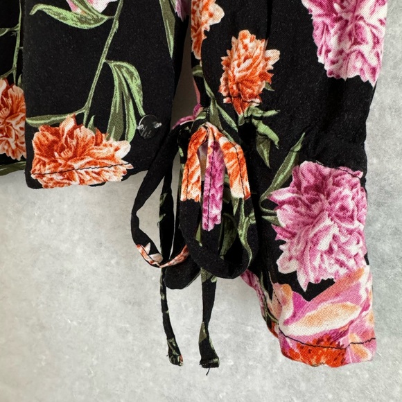 🌼 Ripzone Peplum Blouse - Picture 4 of 6